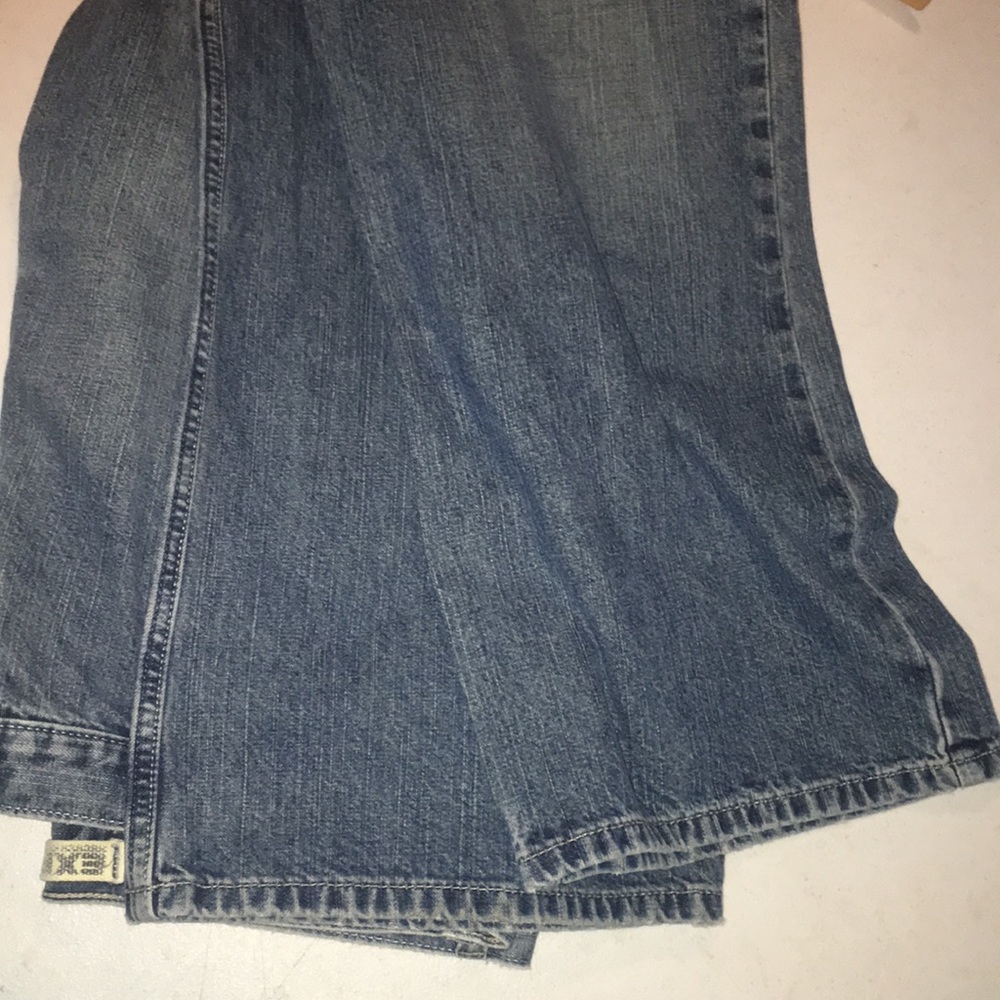 Distressed - Picture 5 of 5